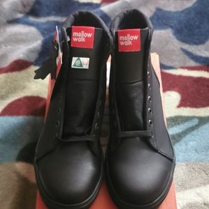 Women's CSA steel toe shoes. BNIB